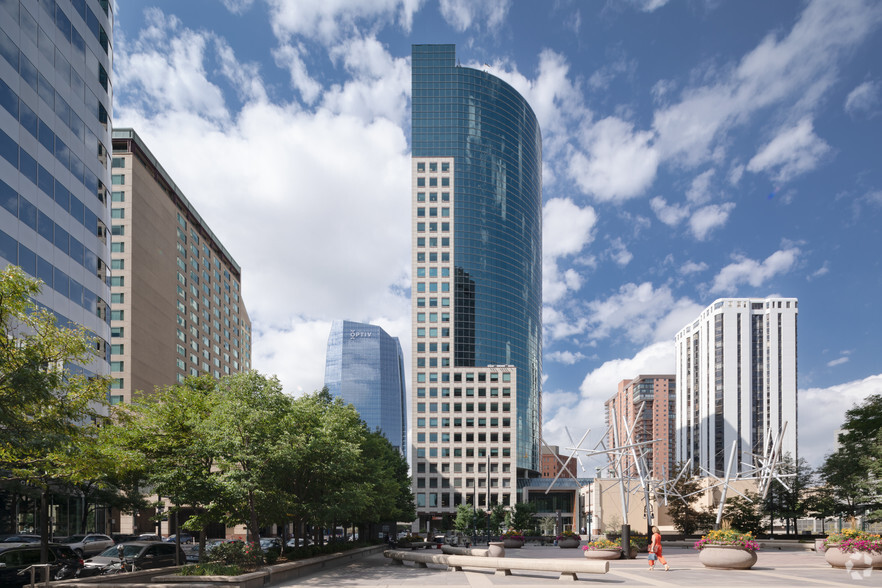 1200 17th St, Denver, CO à louer - Photo de l’immeuble – Image 3 sur 39