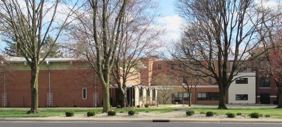 2408 W Heading Ave, West Peoria, IL à vendre - Photo de l’immeuble – Image 2 sur 28