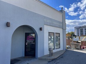 328 S Walnut St, Bloomington, IN à louer Photo de l’immeuble– Image 2 sur 10