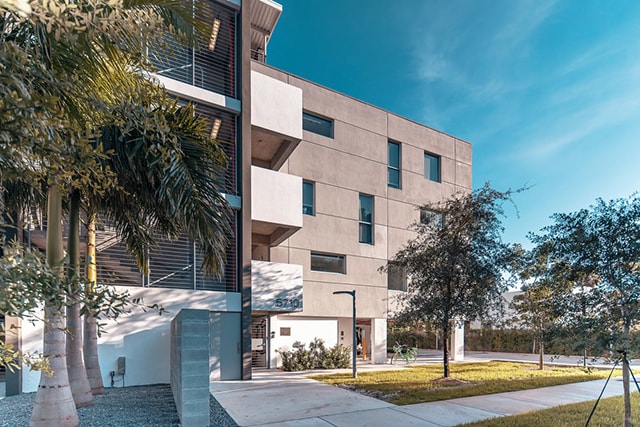 5742 SW 62nd St, Coral Gables, FL à vendre - Photo de l’immeuble – Image 3 sur 22