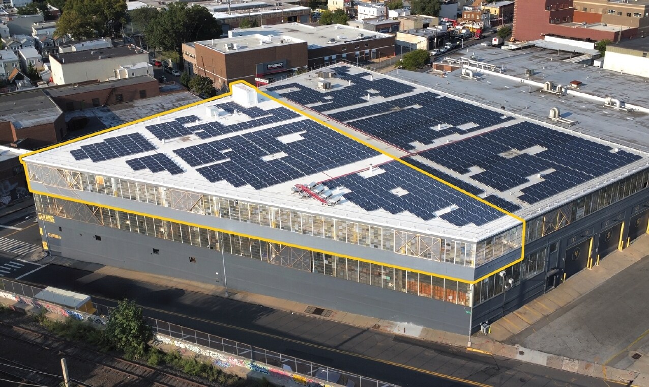 58-30 Grand Ave, Maspeth, NY à louer Photo principale– Image 1 sur 20