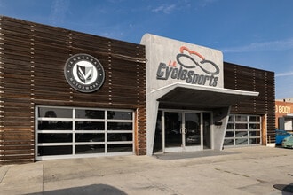 821 W Olive St, Inglewood, CA à louer Photo intérieure– Image 2 sur 25