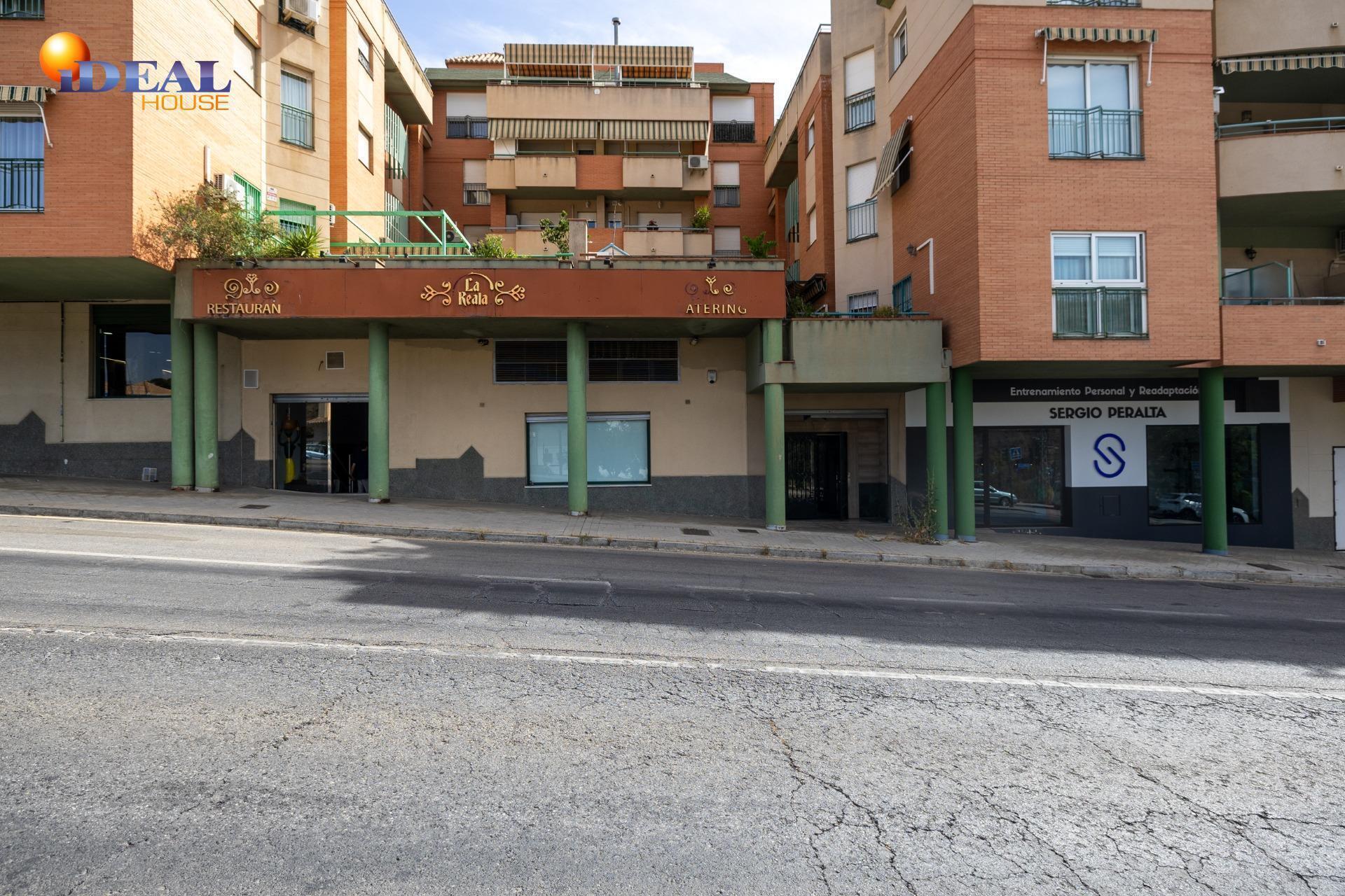 Avenida Santa María de la Alhambra, Granada, Granada à vendre Photo de l’immeuble– Image 1 sur 35