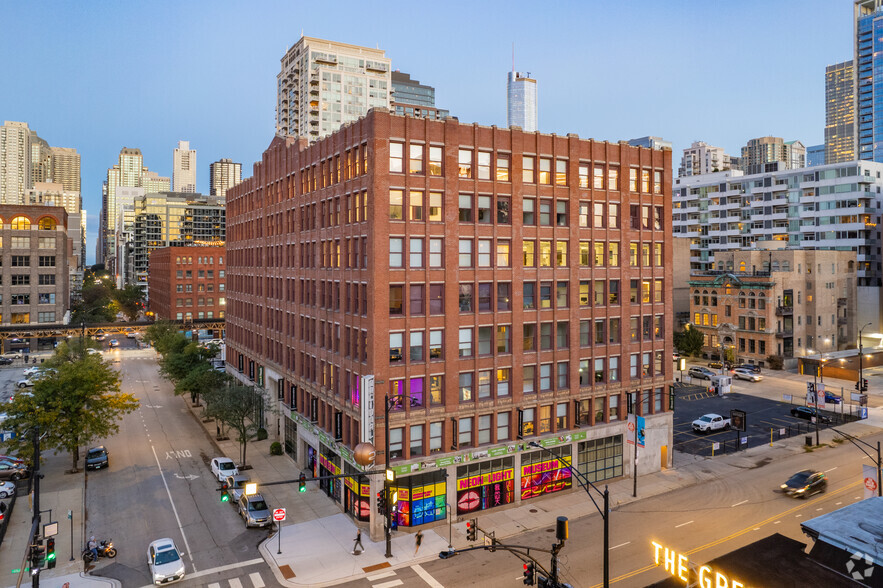 325 W Huron St, Chicago, IL à louer - Photo de l’immeuble – Image 1 sur 4