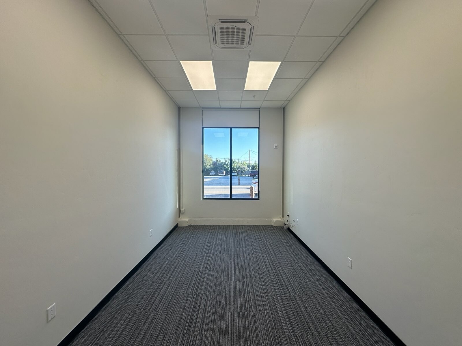 24 W Main St, Lehi, UT à louer Photo intérieure– Image 1 sur 9