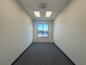 24 W Main St, Lehi, UT à louer Photo intérieure– Image 1 sur 9