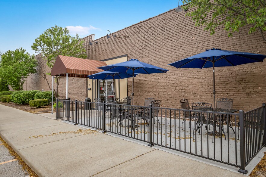 83 W First St, Manteno, IL à louer - Photo de l’immeuble – Image 3 sur 8