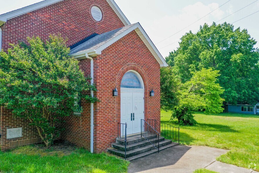 830 Church St, Kings Mountain, NC à vendre - Photo de l’immeuble – Image 2 sur 45