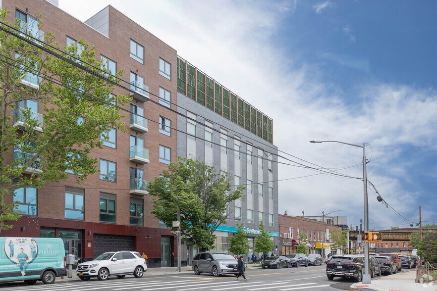 2357 60th St, Brooklyn, NY à louer - Photo de l’immeuble – Image 3 sur 5