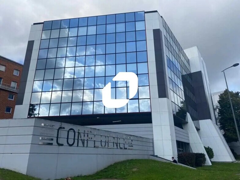 Bureau dans Cergy à louer - Photo de l’immeuble – Image 1 sur 16