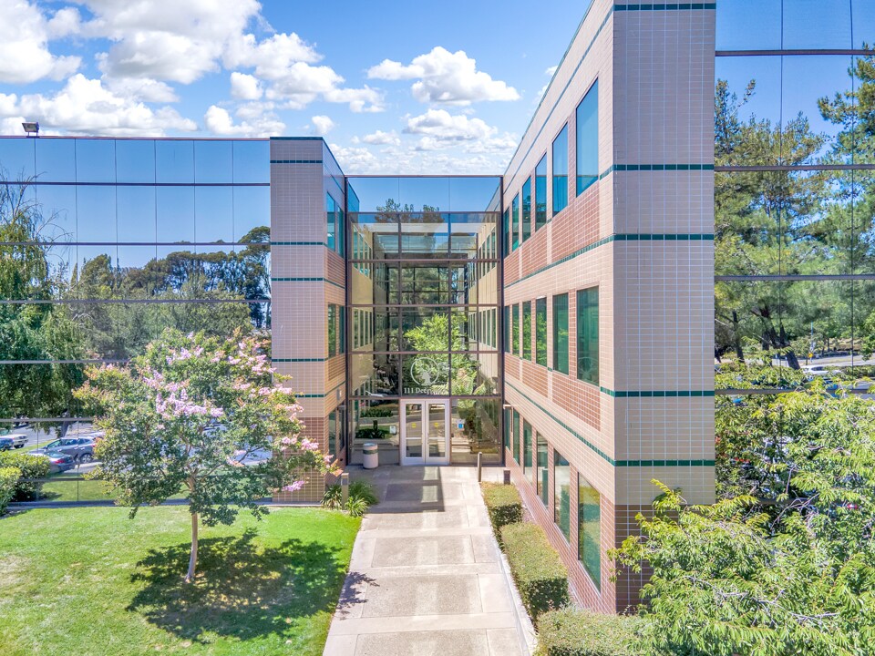 111 Deerwood Rd, San Ramon, CA à louer Photo principale– Image 1 sur 20