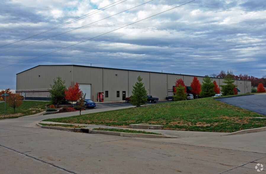 111-117 Avalon Industrial Pky, Wentzville, MO à louer - Photo de l’immeuble – Image 3 sur 5