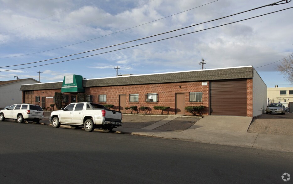 3875 Newport St, Denver, CO à louer - Photo principale – Image 1 sur 3