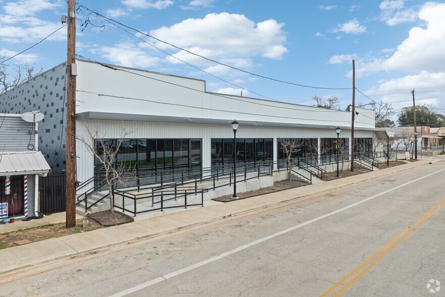 2406 Main St, Waller, TX à louer - Photo de l’immeuble – Image 1 sur 13