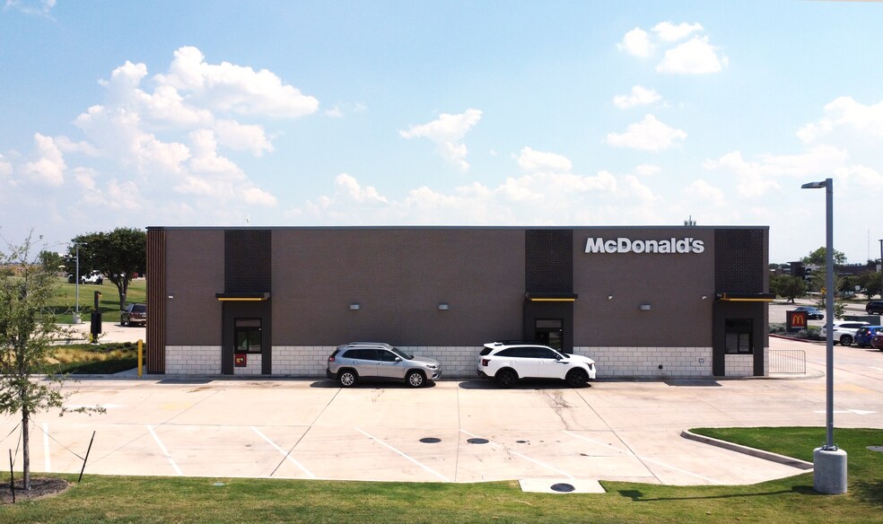 3900 NE Loop 820, Haltom City, TX à vendre - Photo de l’immeuble – Image 3 sur 10