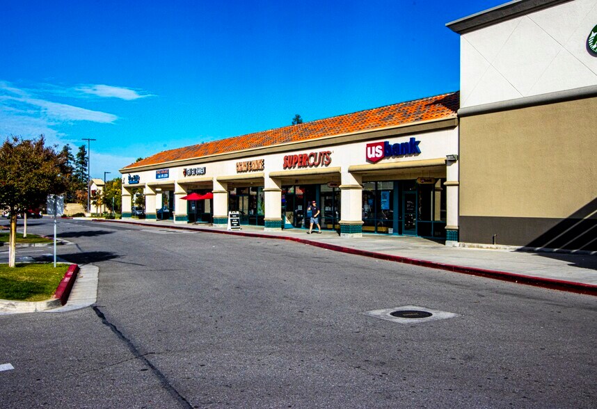 4400-4560 Coffee Rd, Bakersfield, CA à louer - Photo de l’immeuble – Image 3 sur 8