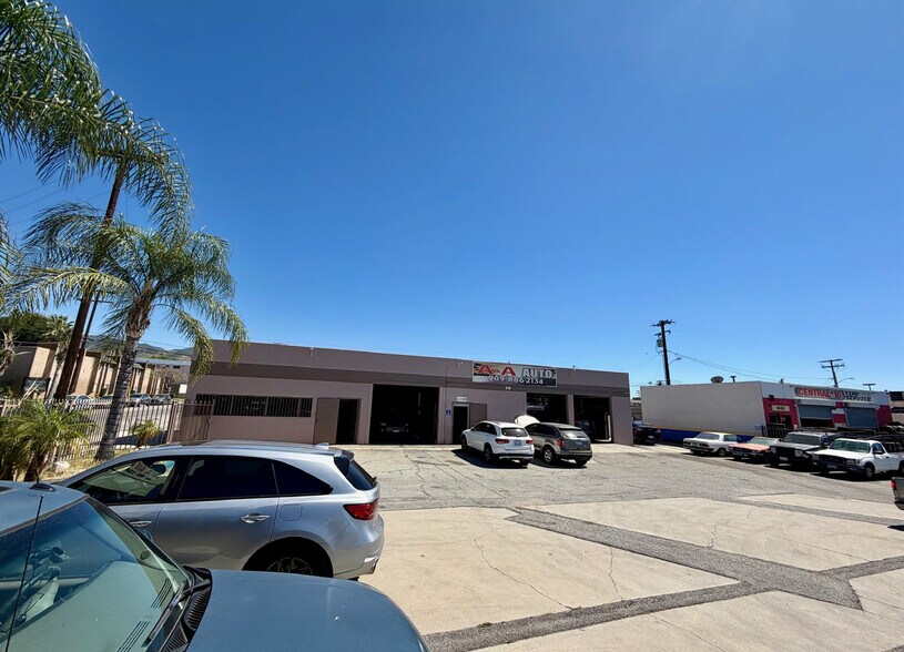 4195-4197 N Sierra Way, San Bernardino, CA à vendre - Photo de l’immeuble – Image 2 sur 4