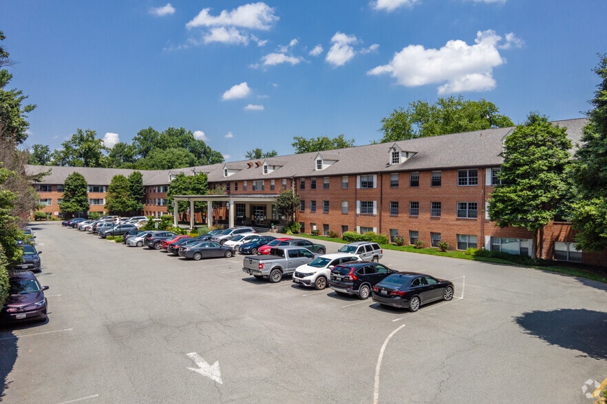 5301 Westbard Cir, Bethesda, MD à vendre - Photo principale – Image 1 sur 7