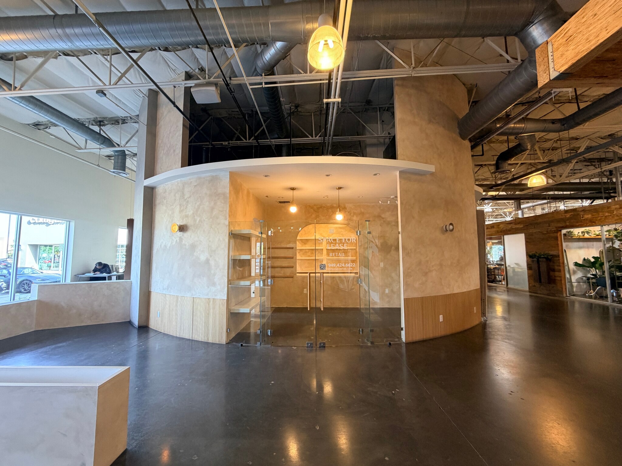 3303-3323 Hyland Ave, Costa Mesa, CA à louer Hall d’entrée– Image 1 sur 14