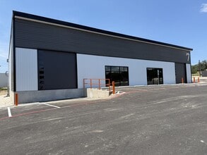 6420 FM 1102, New Braunfels, TX à louer Photo intérieure– Image 1 sur 11