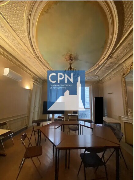 Bureau dans Marseille à vendre - Photo de l’immeuble – Image 2 sur 4