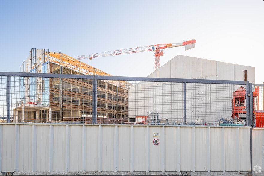 22-24 Rue Louis Nadot, Pantin à louer - Photo principale – Image 2 sur 3