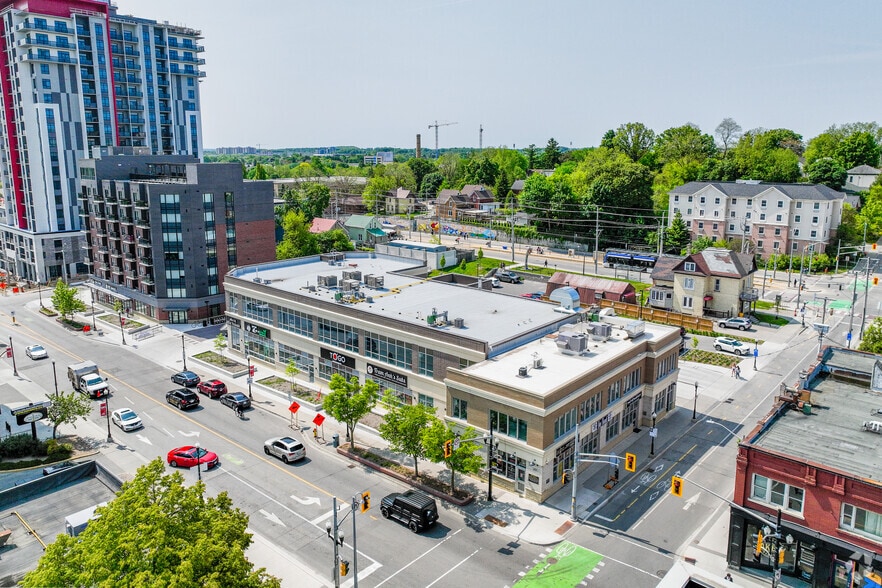 387 King, Kitchener, ON à louer - Aérien – Image 2 sur 4