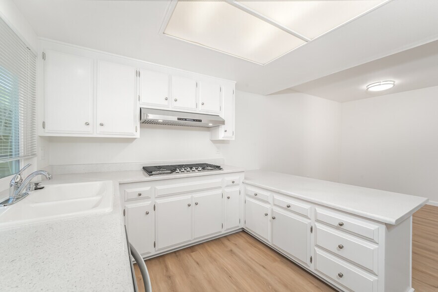 2601 W Juniper St, Santa Ana, CA à vendre - Photo de l’immeuble – Image 3 sur 39