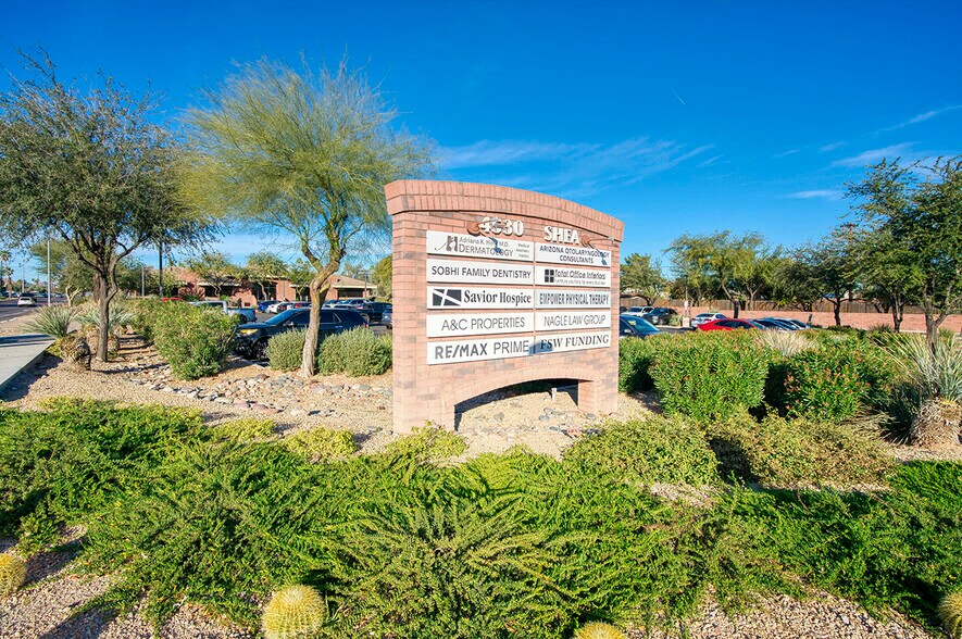 4530 E Shea Blvd, Phoenix, AZ à louer - Photo de l’enseigne sur pylône – Image 3 sur 6