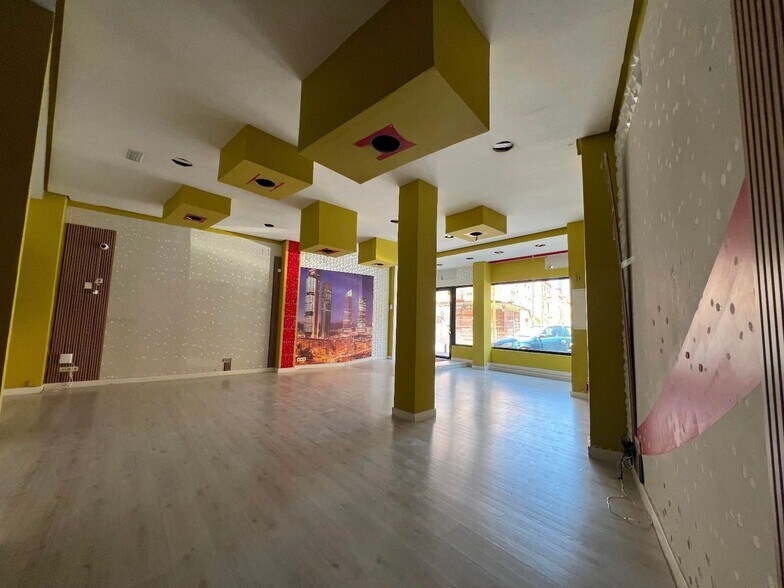 Immeuble residentiel dans Madrid, Madrid à vendre - Photo intérieure – Image 2 sur 3