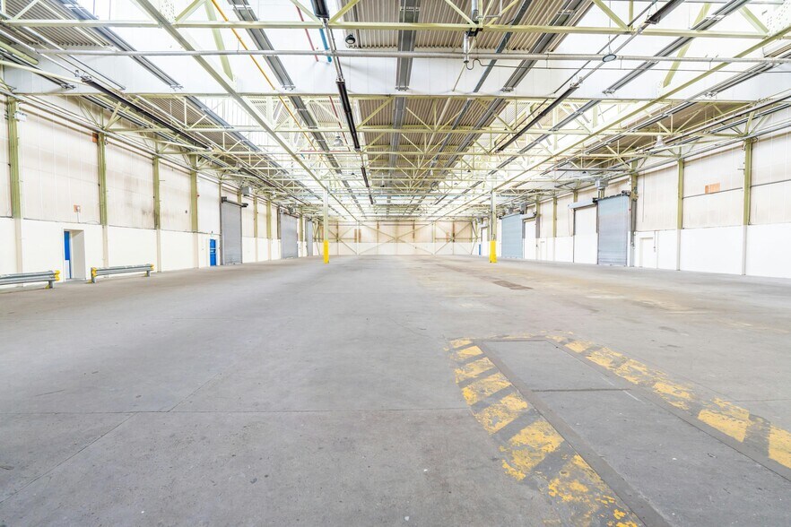 1 Triumph Way, Liverpool à louer - Photo de l’immeuble – Image 3 sur 10