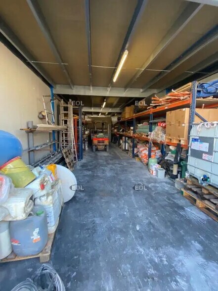 Local d’activités dans Gardanne à louer - Photo de l’immeuble – Image 1 sur 5