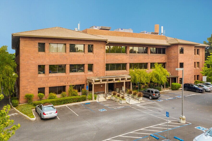2021 The Alameda, San Jose, CA à vendre - Photo principale – Image 2 sur 10
