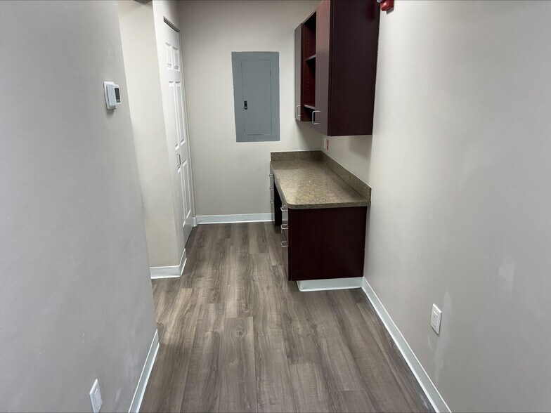 202 N Park Ave, Apopka, FL à louer - Photo intérieure – Image 2 sur 6