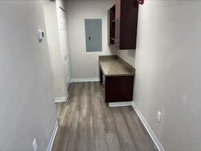 202 N Park Ave, Apopka, FL à louer Photo intérieure– Image 1 sur 5