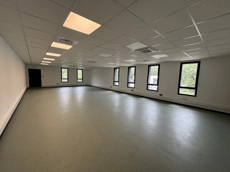 Bureau dans Brignoles à louer - Photo intérieure – Image 3 sur 4