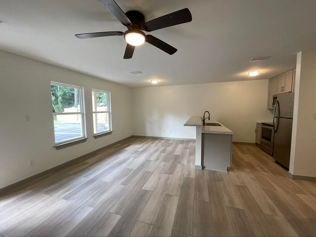 507 Amos St, Crestview, FL à vendre - Photo intérieure – Image 3 sur 6