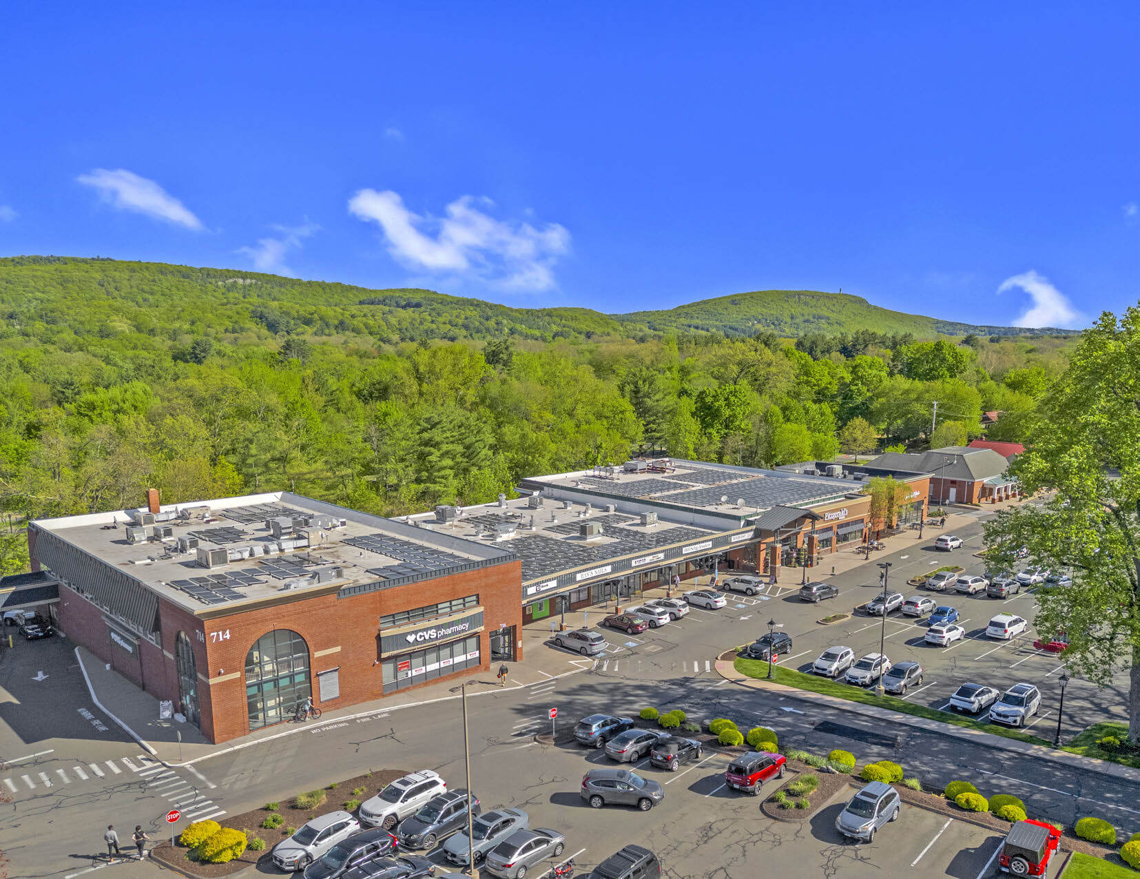 710-716 Hopmeadow St, Simsbury, CT à vendre Photo de l’immeuble– Image 1 sur 11