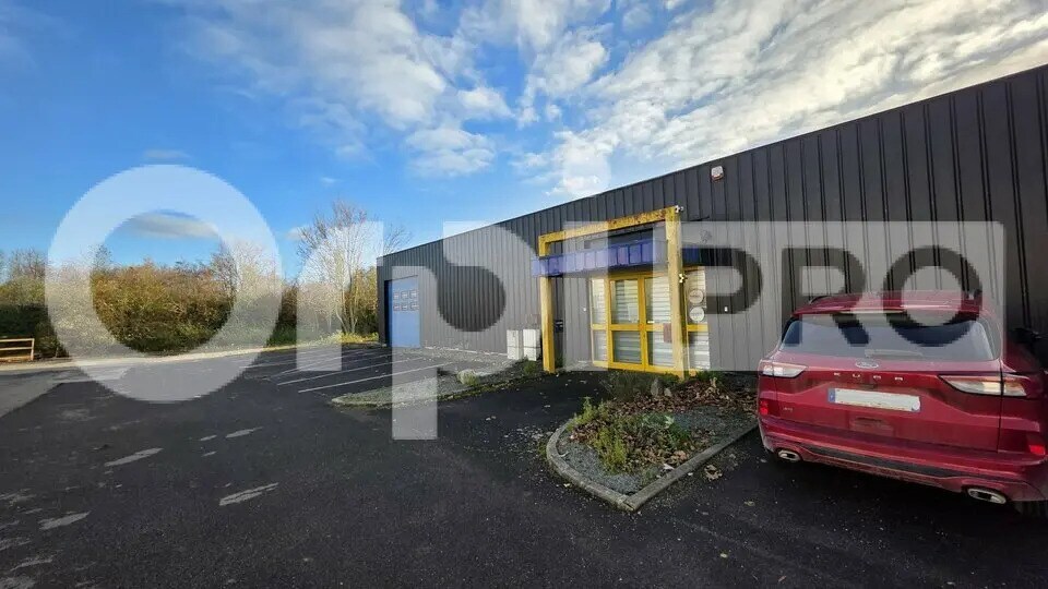 Local d’activités dans Villeneuve-Saint-Germain à louer - Photo de l’immeuble – Image 1 sur 7