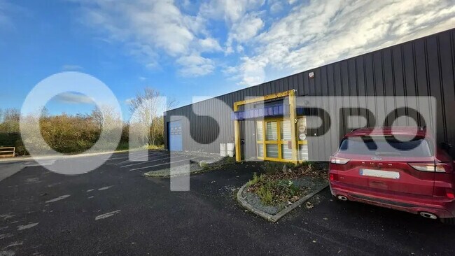 Plus de détails pour Local d'activités à louer