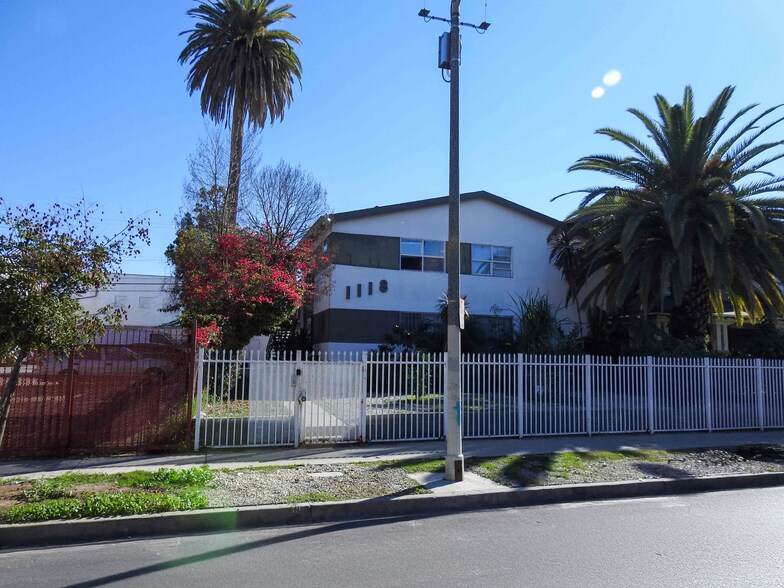 1118 S Lake, Los Angeles, CA à vendre - Photo de l’immeuble – Image 2 sur 12