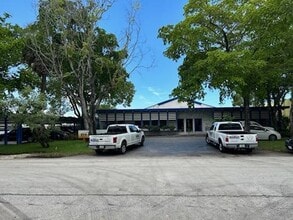6680 NW 17th Ave, Fort Lauderdale, FL à louer Photo de l’immeuble– Image 2 sur 7