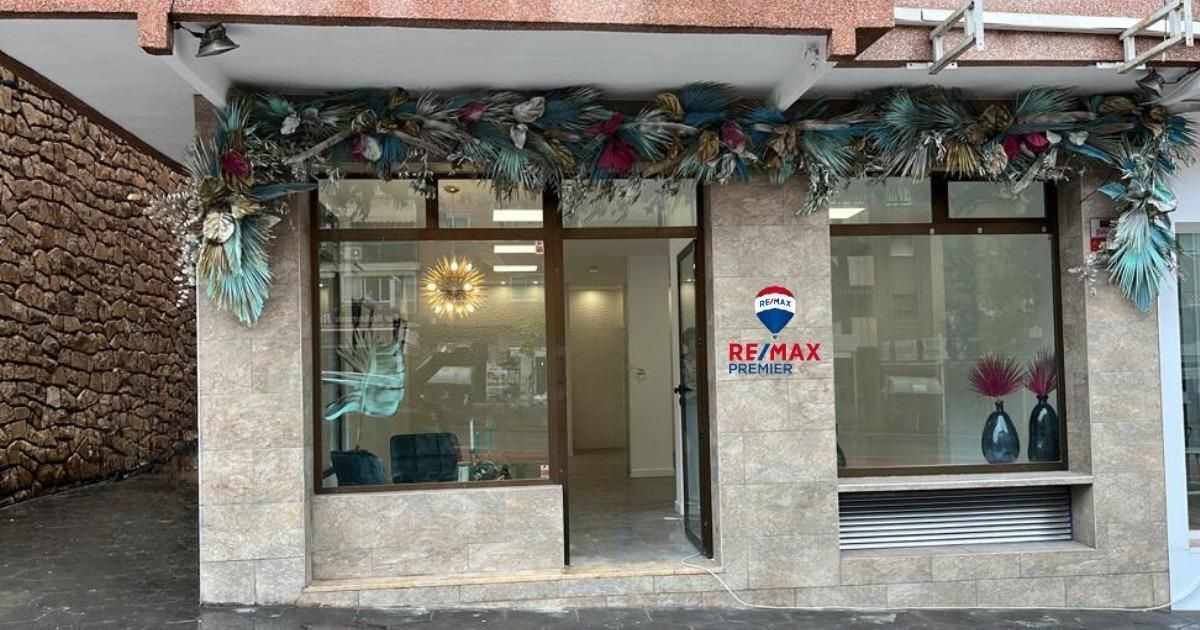 Local commercial dans Benidorm, Alicante à louer Photo de l’immeuble– Image 1 sur 6