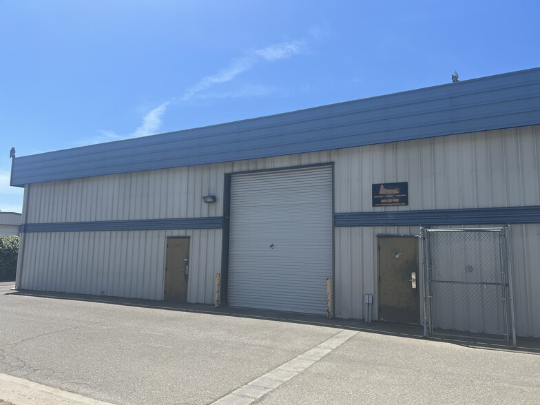450 Grogan Ave, Merced, CA à louer - Photo de l’immeuble – Image 1 sur 8