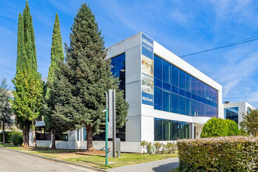 Calle del Musgo, 1, Madrid, Madrid à louer - Photo de l’immeuble – Image 3 sur 11