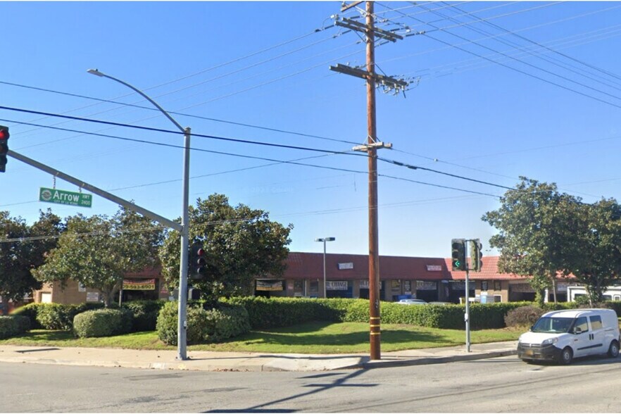 2478 Arrow Hwy, La Verne, CA à vendre - Photo principale – Image 1 sur 6