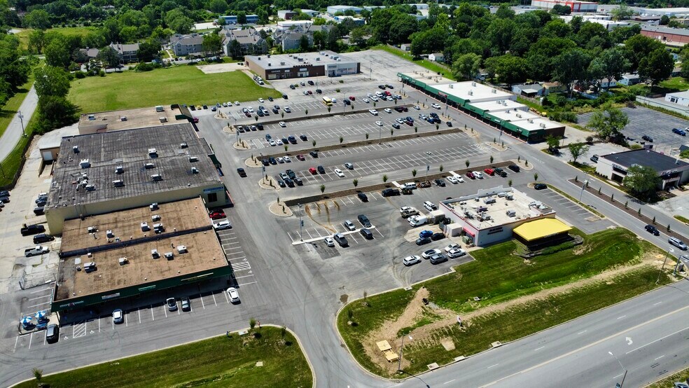 4400 S Noland Rd, Independence, MO à vendre - Photo de l’immeuble – Image 2 sur 12