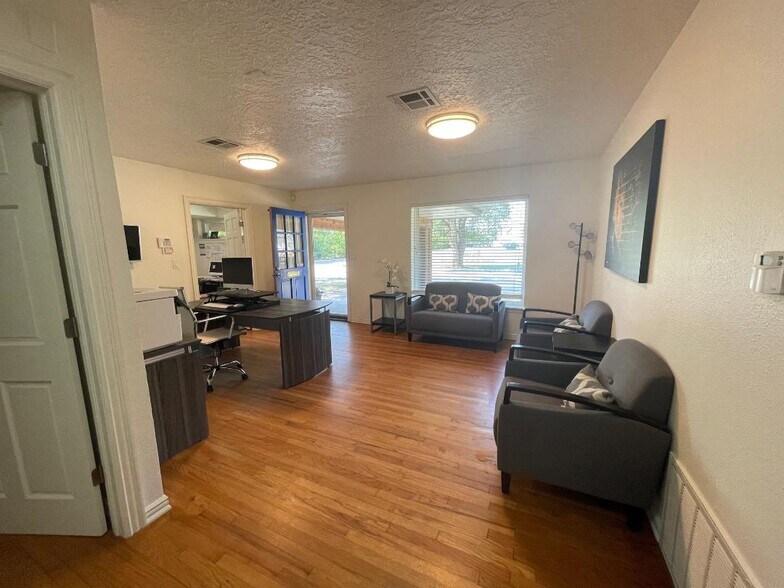 630 W Comanche St, Norman, OK à louer - Photo de l’immeuble – Image 2 sur 13