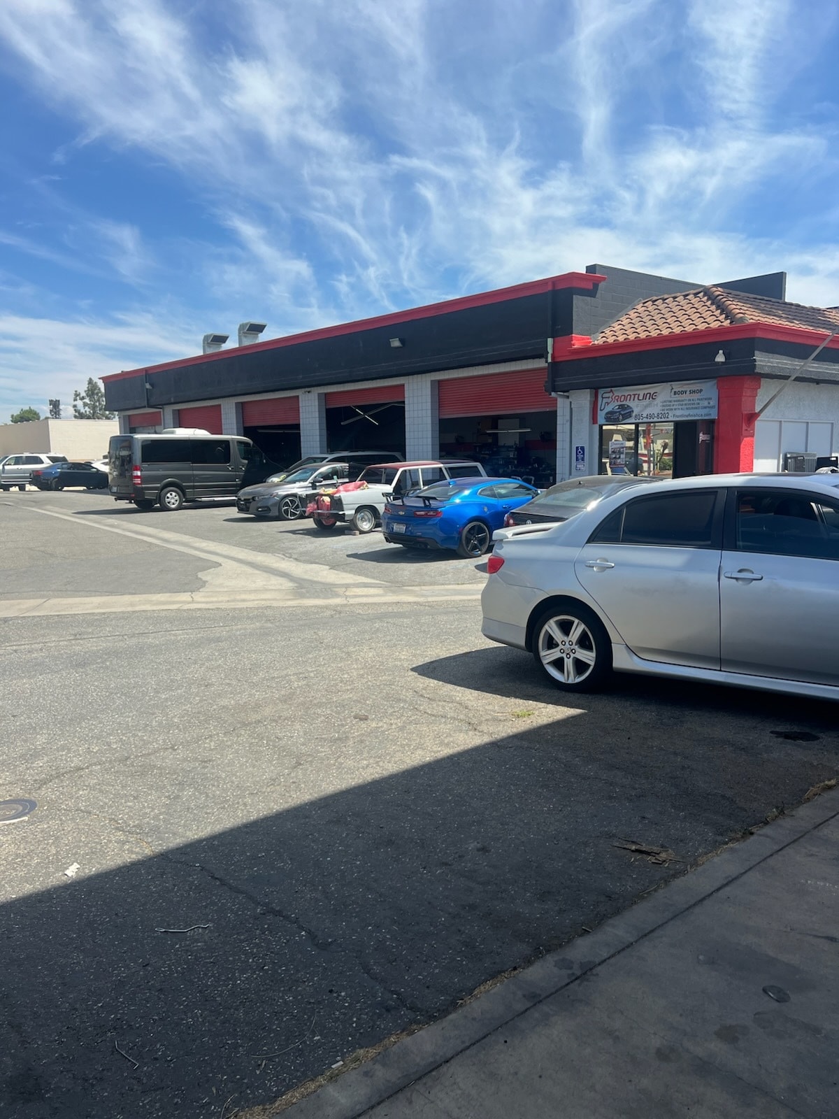 2016 W Foothill Blvd, Upland, CA à louer Photo de l’immeuble– Image 1 sur 8