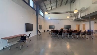 1023 Springdale Rd, Austin, TX à louer - Vidéo sur l’annonce professionnelle 